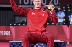 开云平台-印尼羽毛球队轻取马来西亚羽毛球队，安赛龙惊艳世界的简单介绍