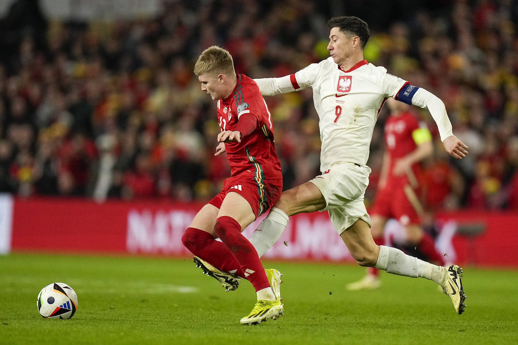 波兰遭淘汰出局，乌克兰晋级欧预赛四强