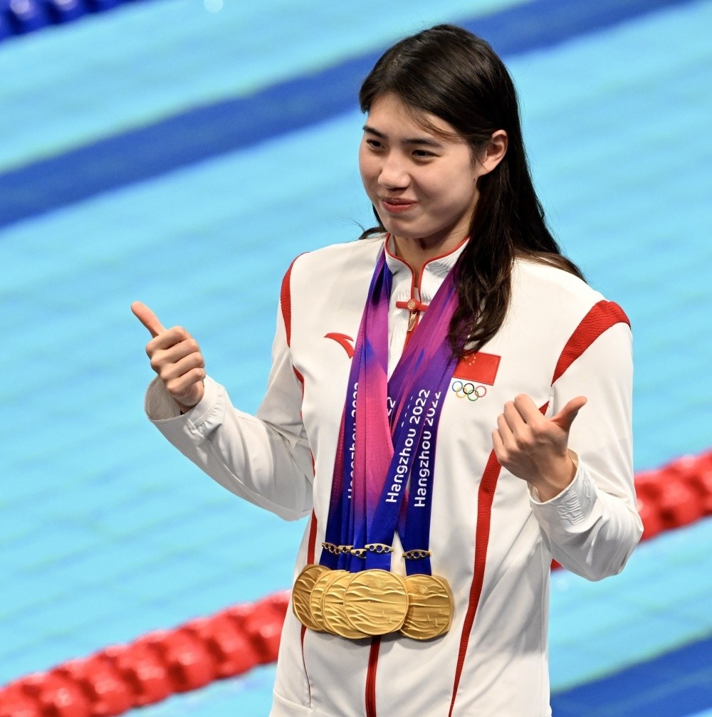 中国女子游泳继续夺金并创新成绩