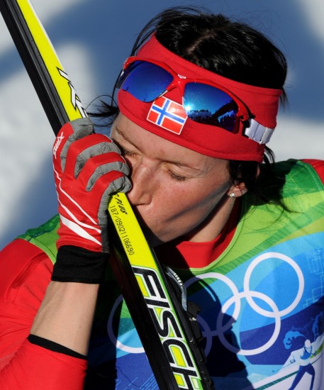 关于游泳比赛中挪威名将再次夺冠的信息