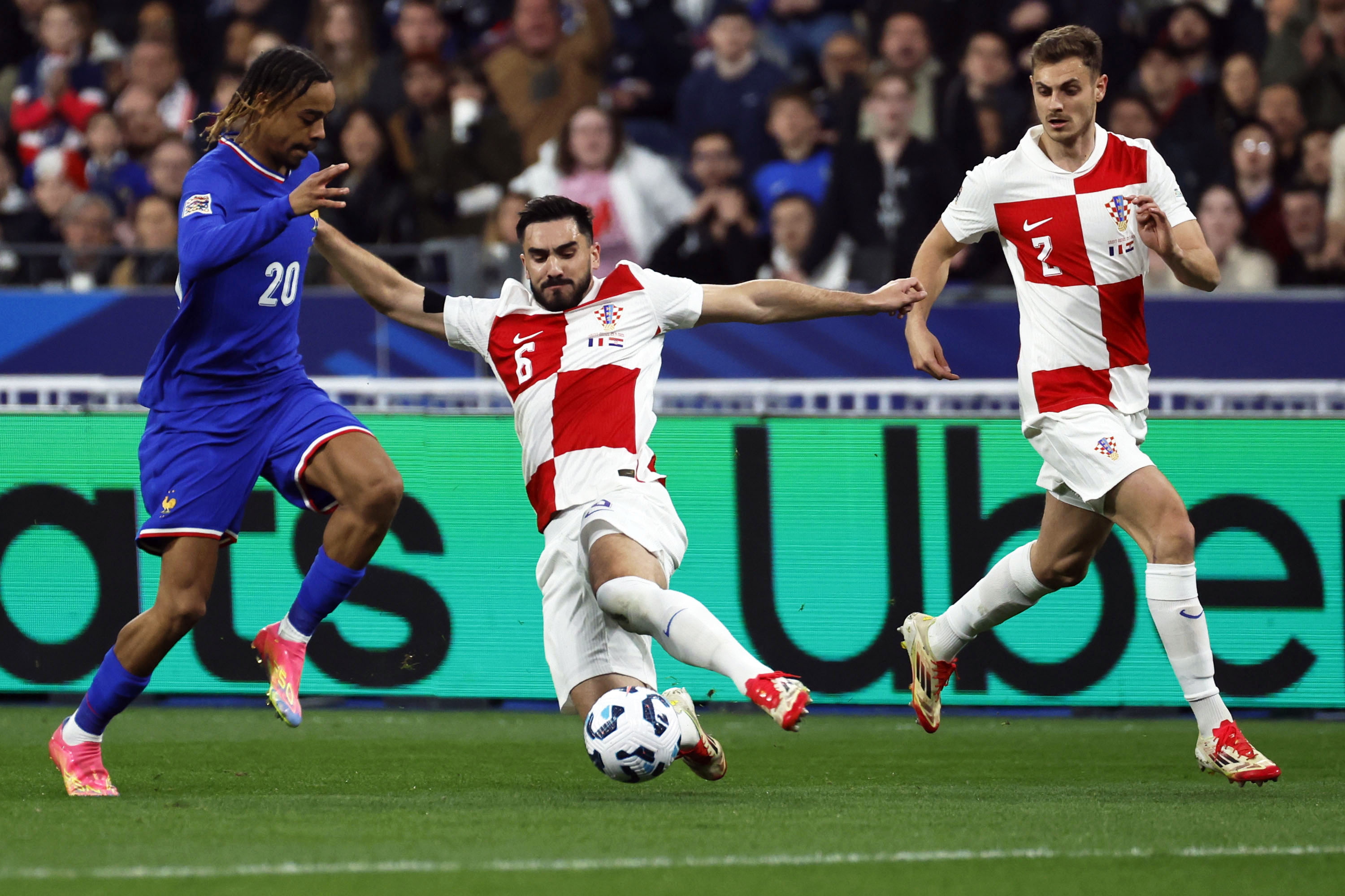 罗马尼亚惊险胜出,晋级欧国联半决赛的简单介绍 罗马尼亚惊险胜出,晋级欧国联半决赛的简单介绍