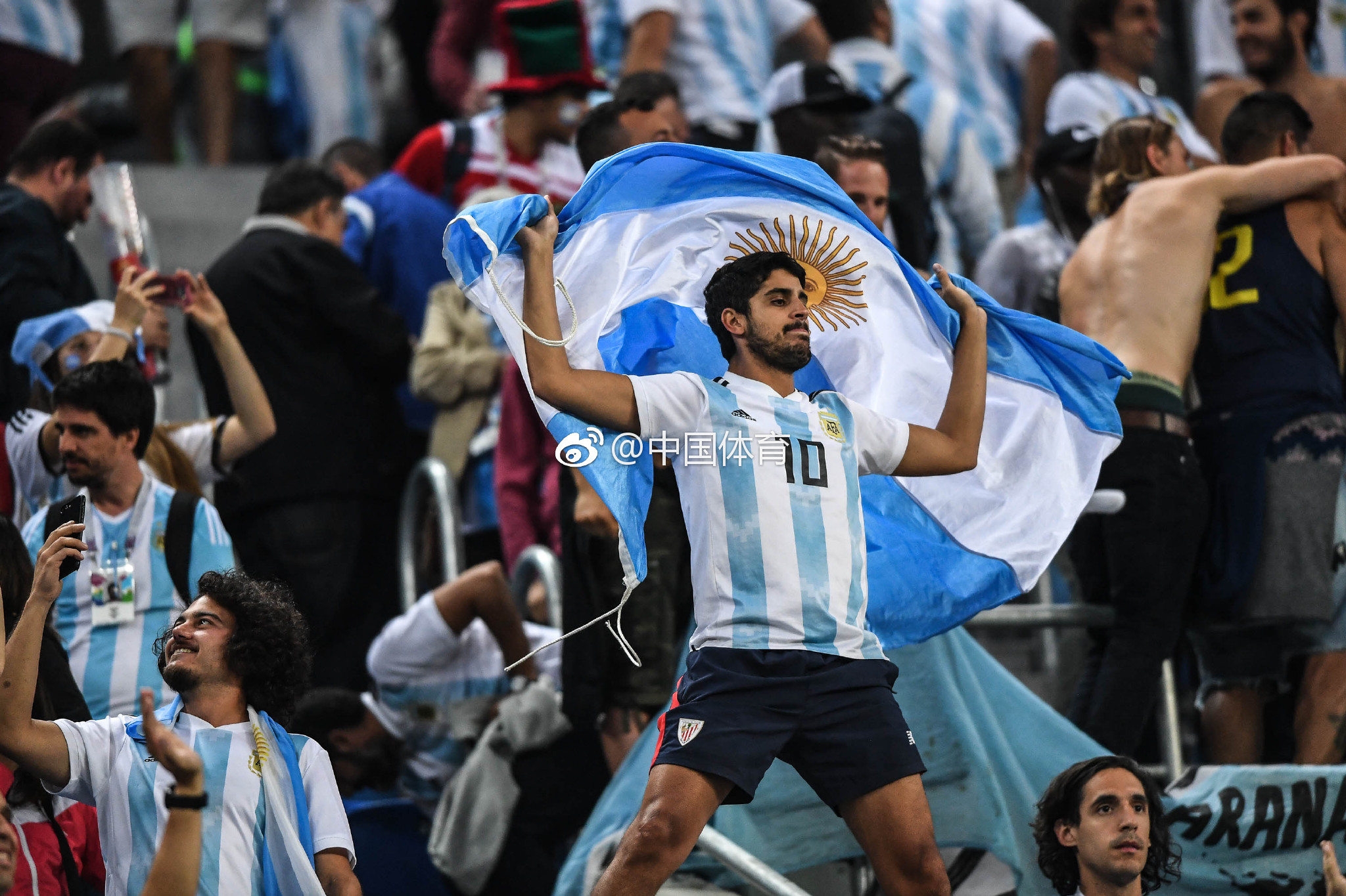 包含尼日利亚队以微弱优势晋级,下场比赛备受关注的词条 包含尼日利亚队以微弱优势晋级,下场比赛备受关注的词条