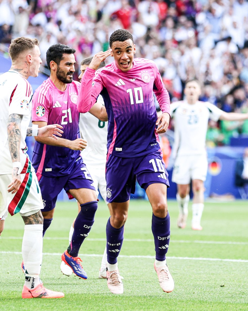 新西兰连续大胜匈牙利,领跑欧洲杯预选赛 新西兰连续大胜匈牙利,领跑欧洲杯预选赛