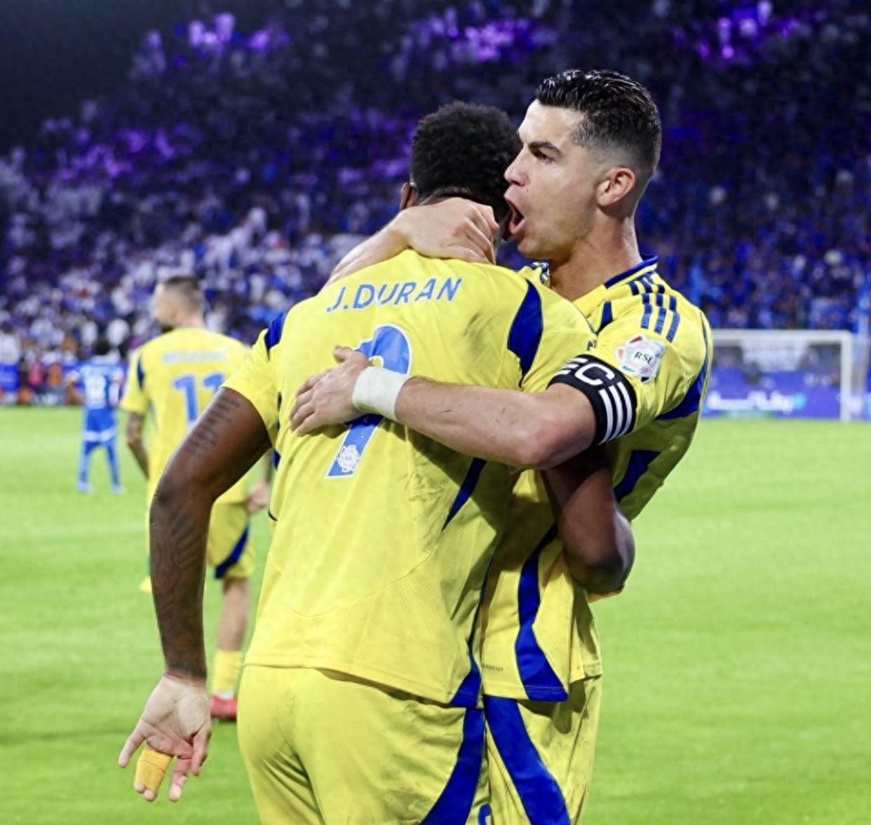 关于AC米兰轻取葡萄牙,本泽马打出惊人五杀焦点之战小组赛,点燃全场激情的信息 关于AC米兰轻取葡萄牙,本泽马打出惊人五杀焦点之战小组赛,点燃全场激情的信息