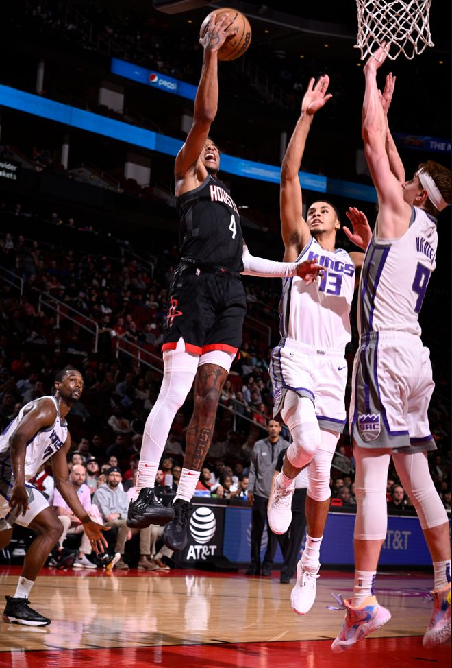 国王力克火箭，艾顿爆发神勇的简单介绍