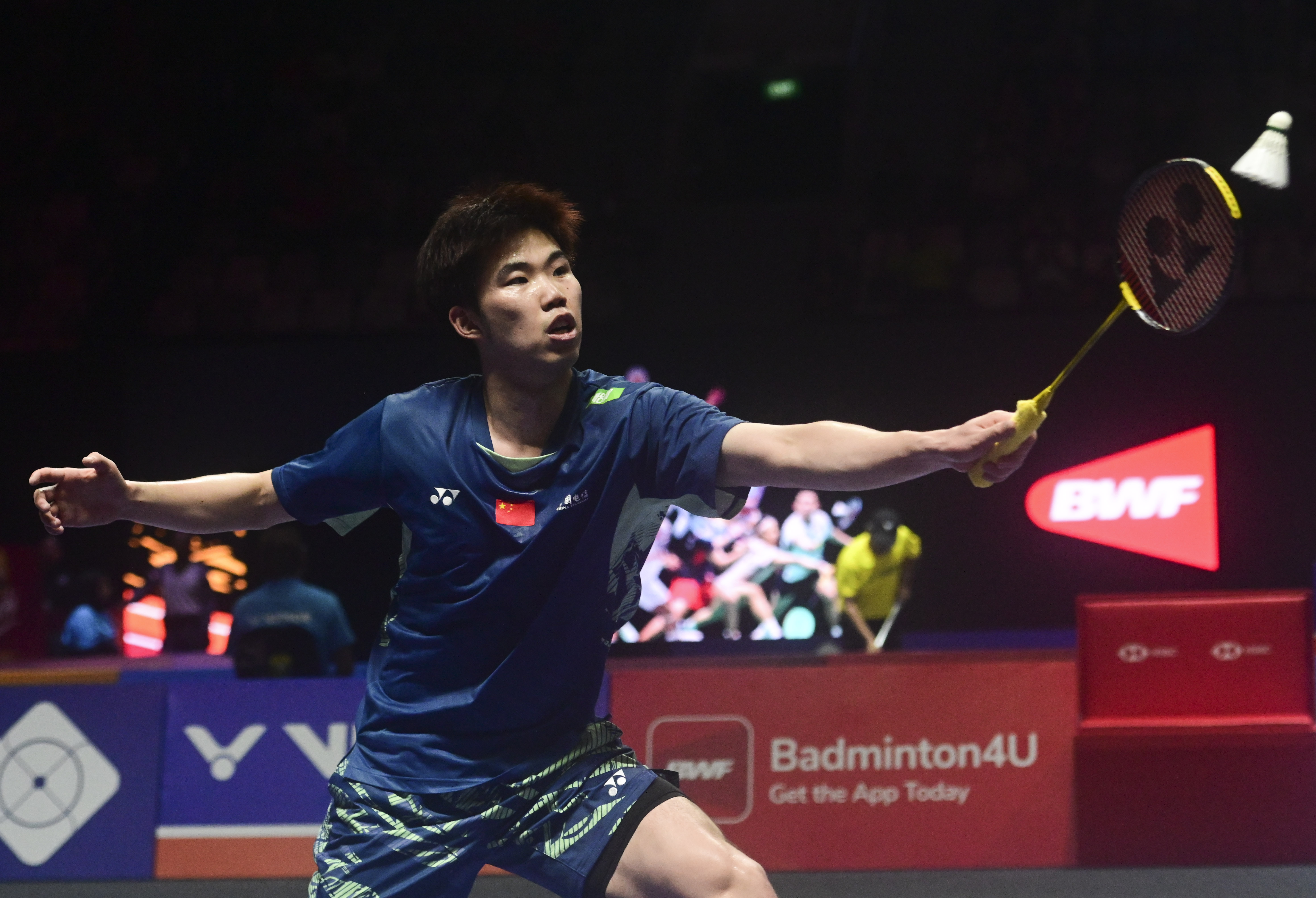 羽毛球明星选手受伤退赛，引发热议的简单介绍