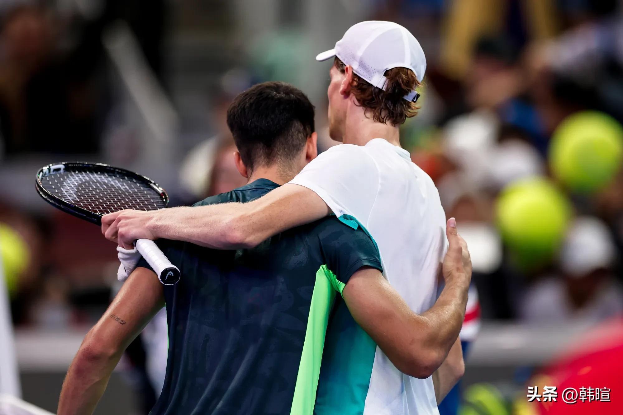 温网险胜ATP总决赛，阿尔卡拉斯扛起全队