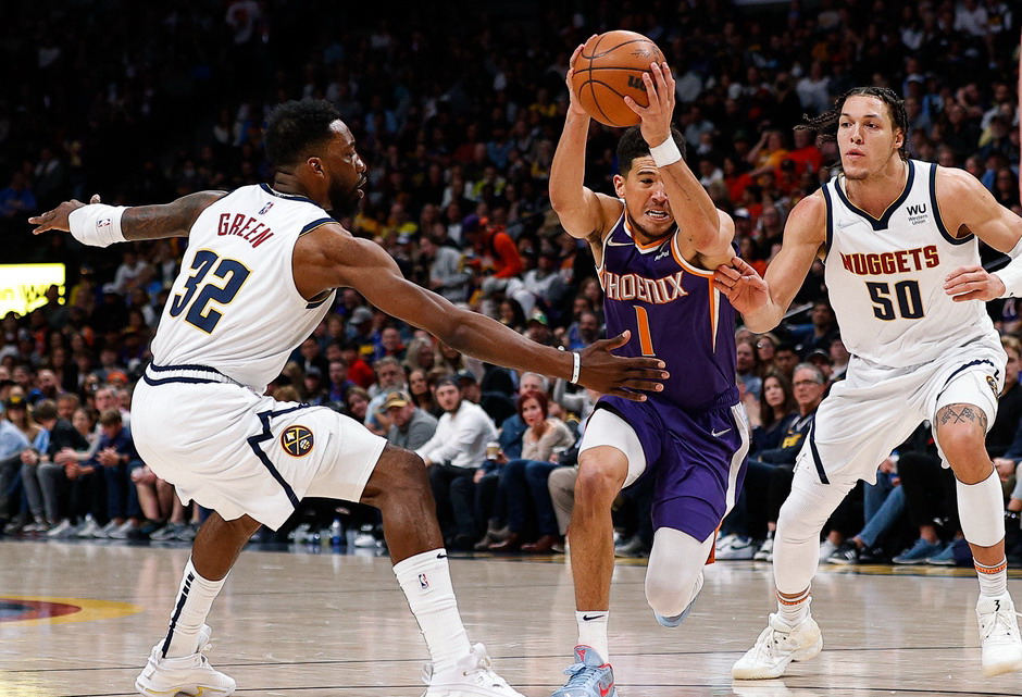 掘金绝杀广东队，布克带队取胜